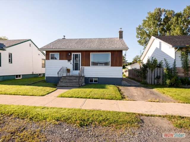 218 Christina St E