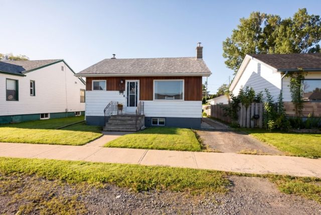 218 christina Street East