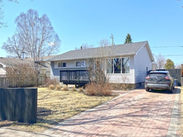 218 Maple Avenue Thunder Bay