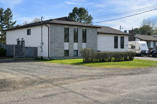 851 853 Newport Avenue Thunder Bay ON