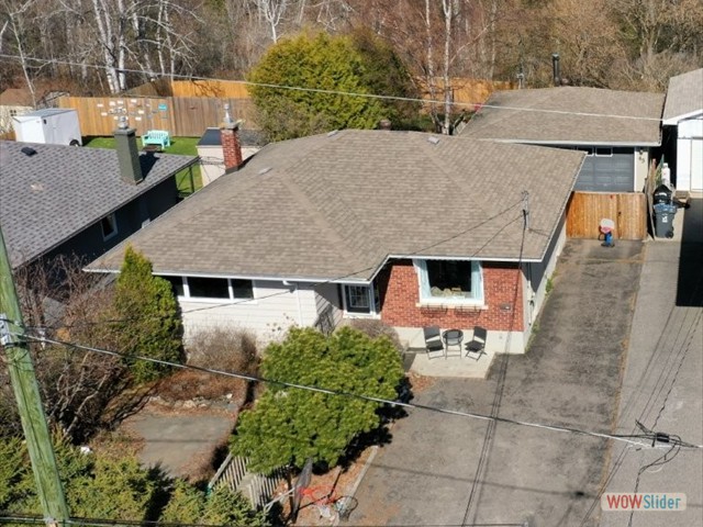 43 Strathcona Ave