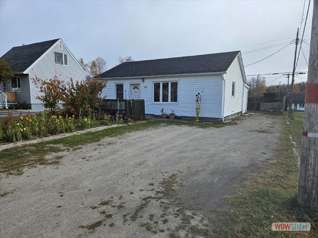 25 Adjala Ave - Manitouwadge