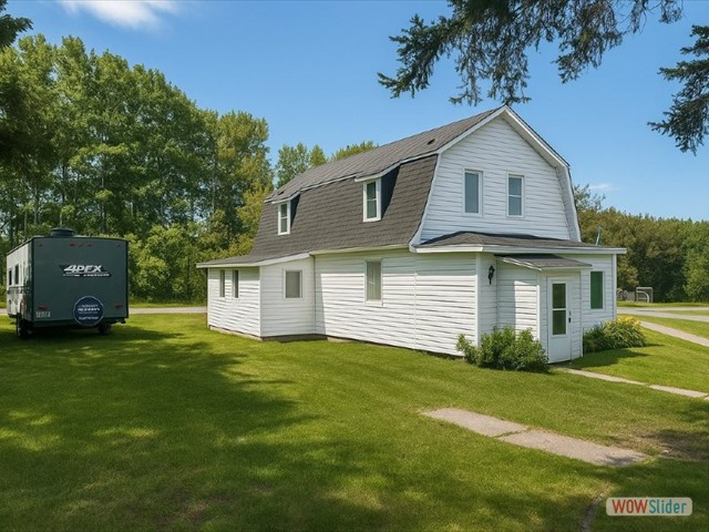4 Riverview St 