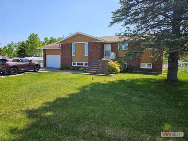 76 East Grove Cres