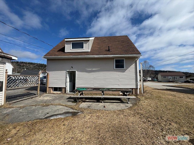 12 Redwing Ave