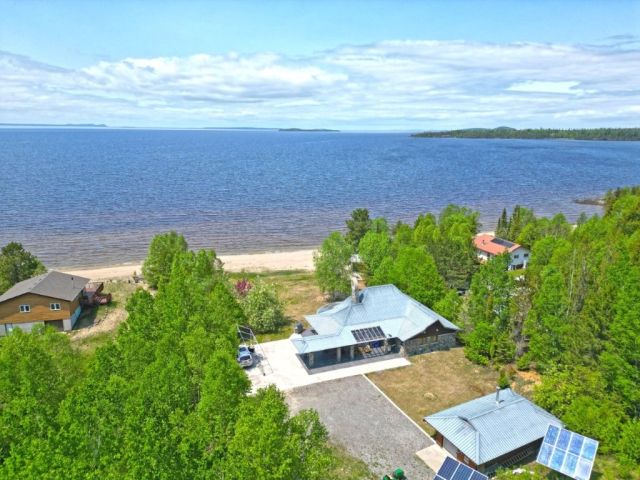 11 Peter Drive
