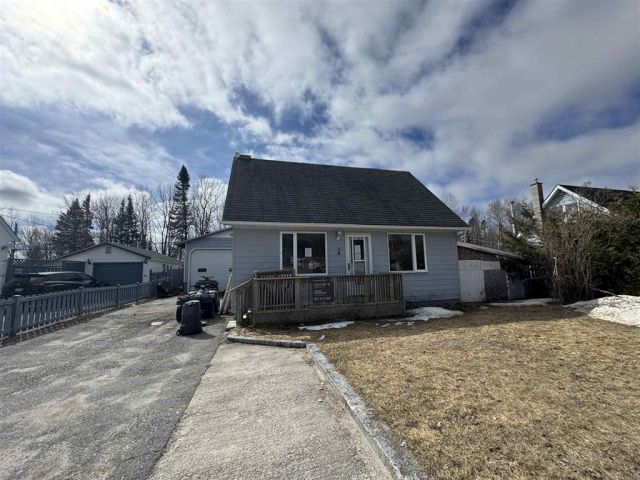 18 Redwing Avenue Manitouwadge ON
