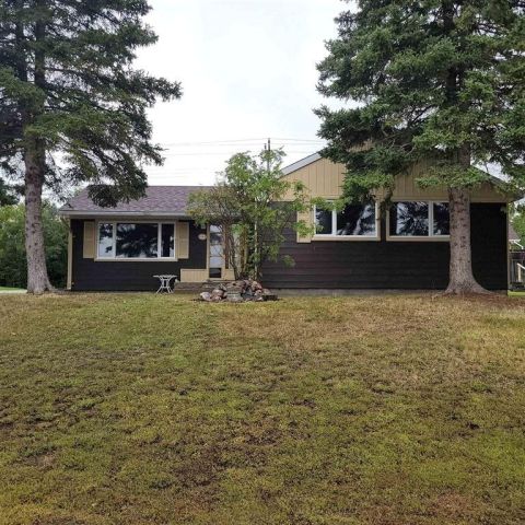 22 24 Mona Drive Manitouwadge ON