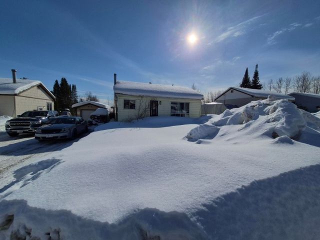 28 Warbler Drive, Manitouwadge 