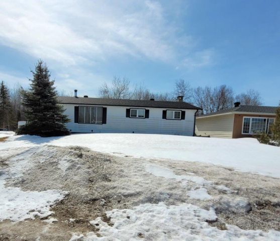 32 Lynx Avenue
