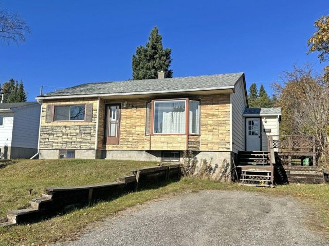 165 McKirdy Avenue Nipigon ON